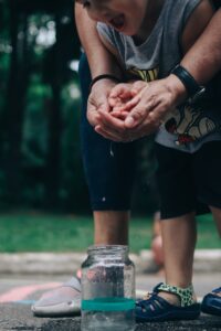 40代の手のひび割れにシアバターはどれほどの効果があるのか？