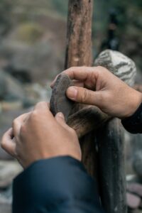 40代女性の手のひび割れの原因は何ですか？