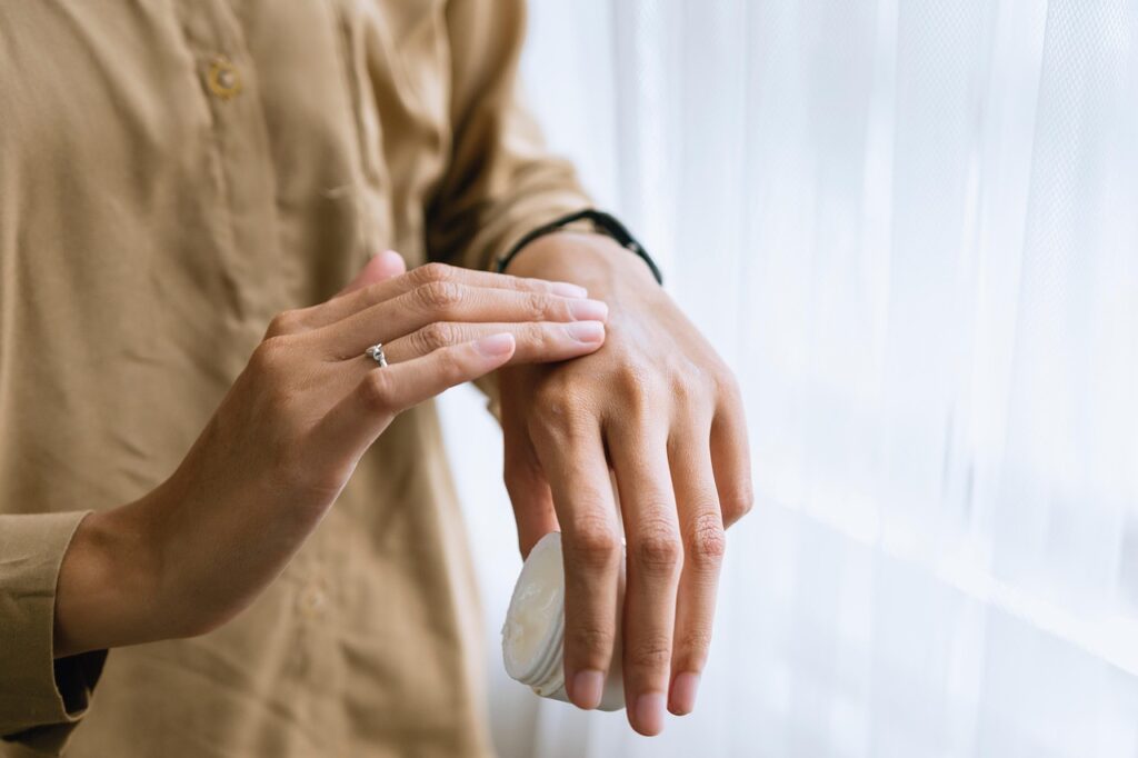 40代におすすめの手肌用医薬部外品ハンドクリームはドラッグストアでどれを選ぶべき？